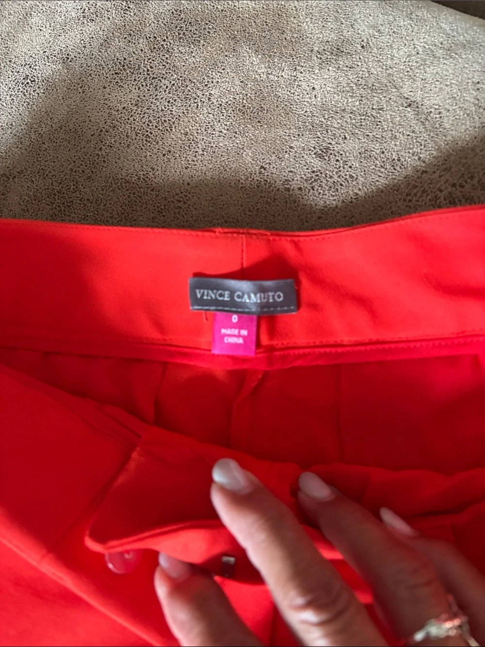 VINCE CAMUTO Shorts Size 0 Zipper Pockets Belt Loops Red/Orange